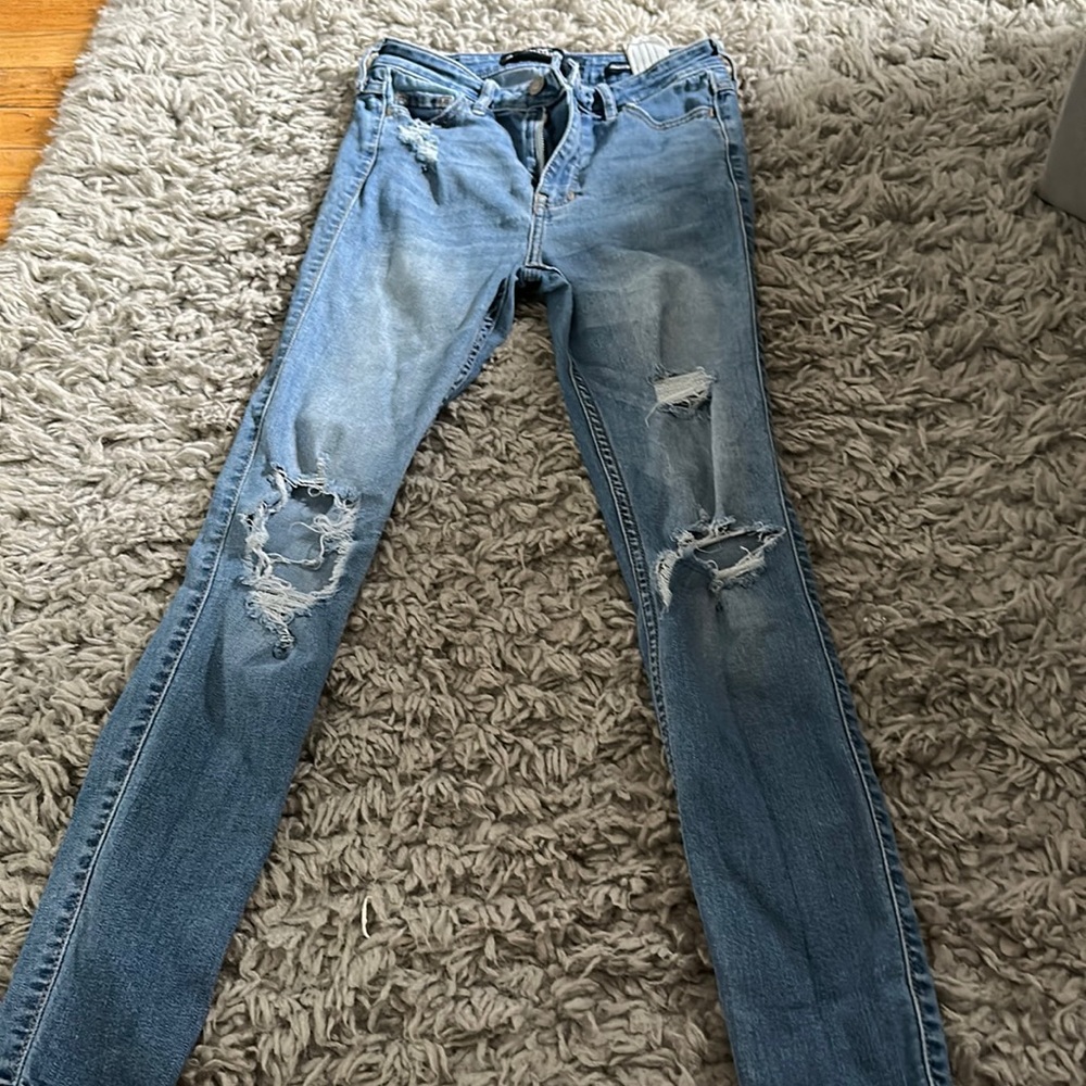 Hollister ripped skinny jeans